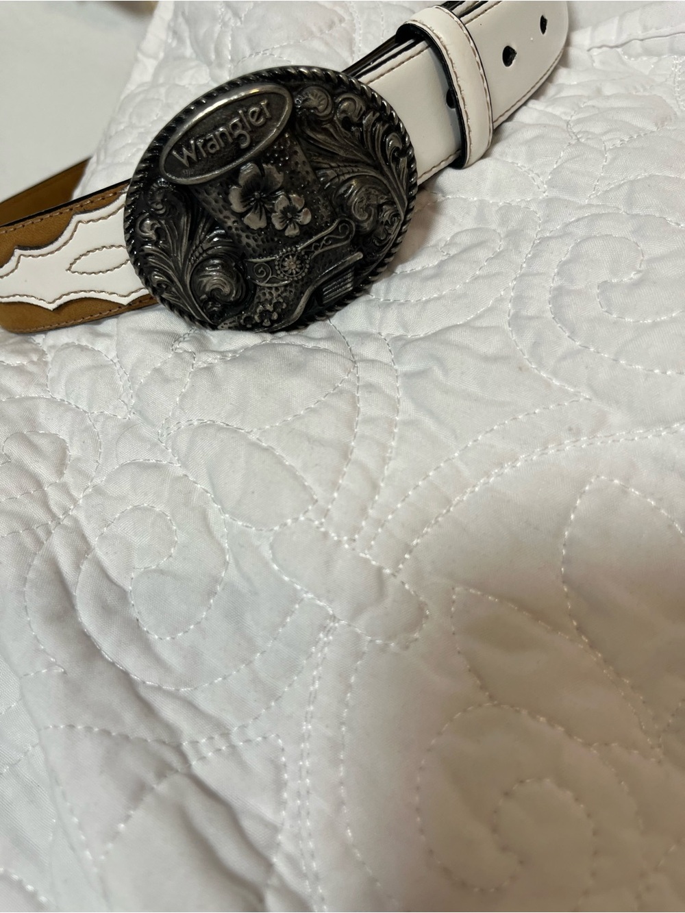 Wrangler White and Tan Western Belt with Ornate Silver Buckle - Picture 7 of 9